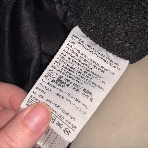 Arc'teryx Men's Atom Black Hooded Jacket - Picture 7 of 13